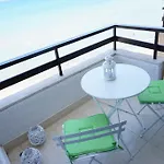 Lazuli Sea View-beachfront Ap 405 ラルナカ