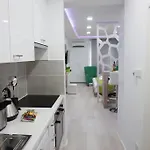 Daire Lazuli Sea View-beachfront Ap 405